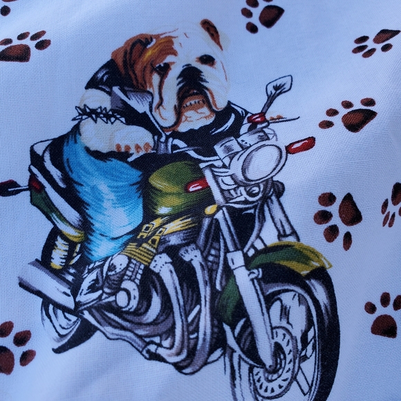 Scrub Top - Picture 2 of 3